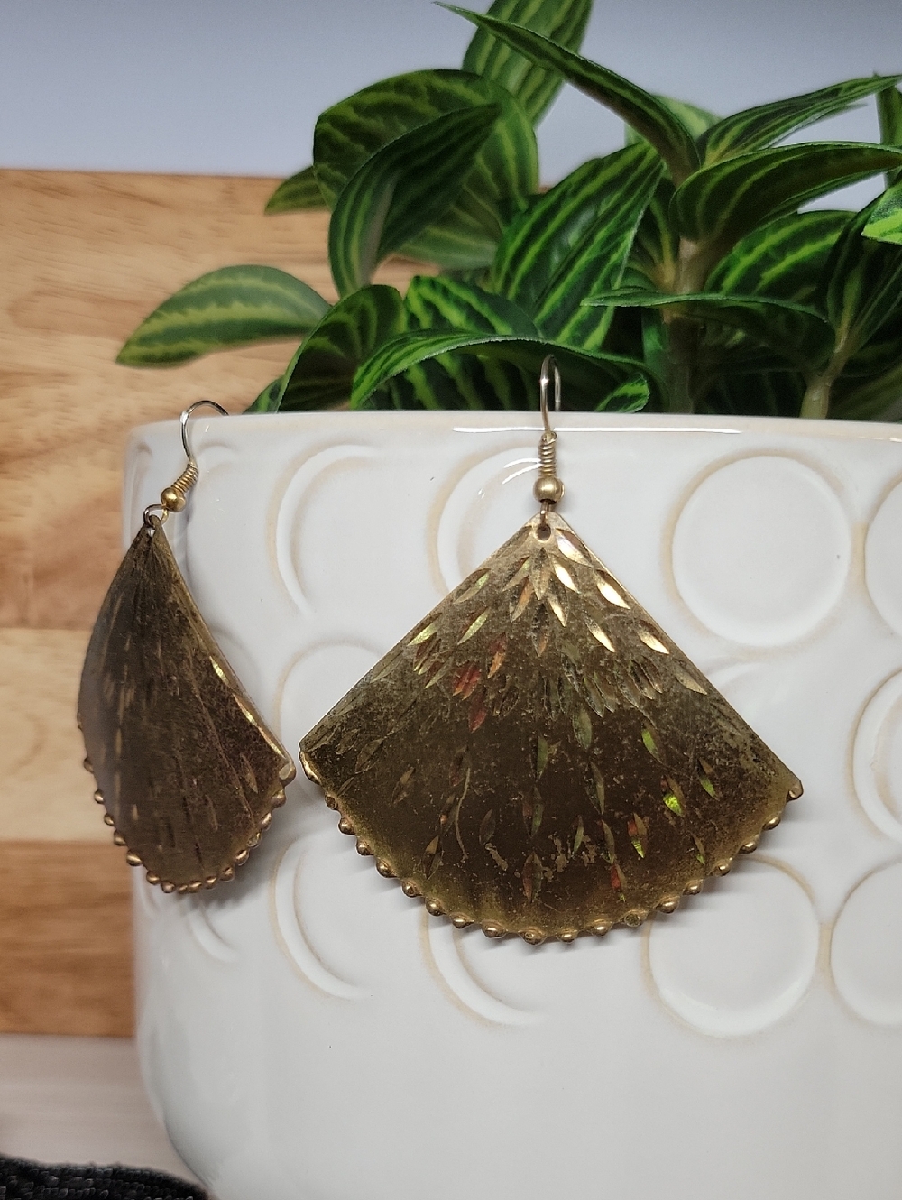 Vintage Gold Fan-Shaped Textured Dangle Earrings - Picture 5 of 5